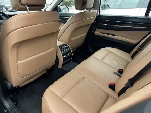 Musta Sedan, BMW 740 – EVM-191