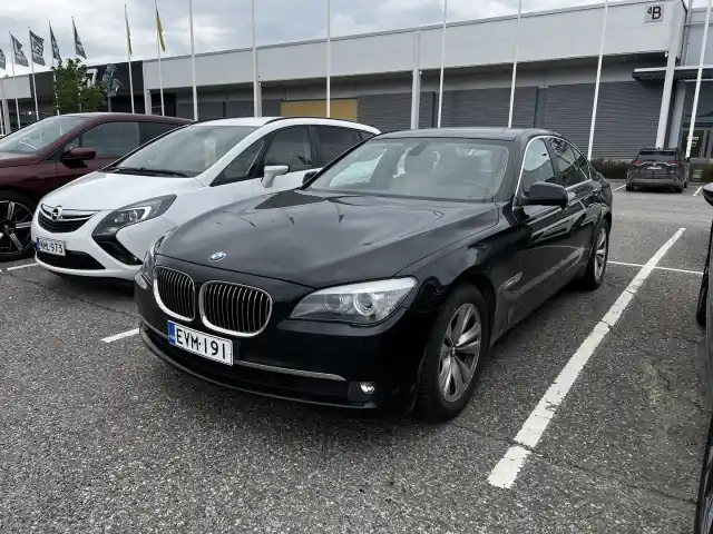 Musta Sedan, BMW 740 – EVM-191