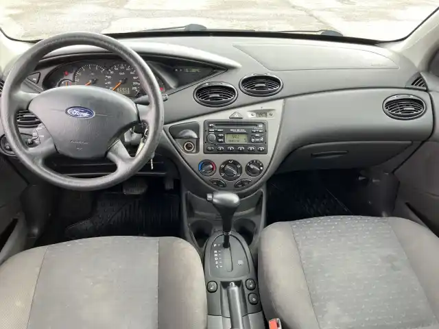 Harmaa Farmari, Ford Focus – EVU-451