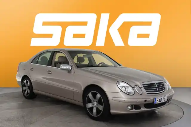 Harmaa Sedan, Mercedes-Benz E – EXB-761