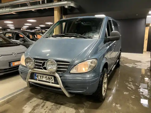 Sininen Tila-auto, Mercedes-Benz Vito – EXF-583