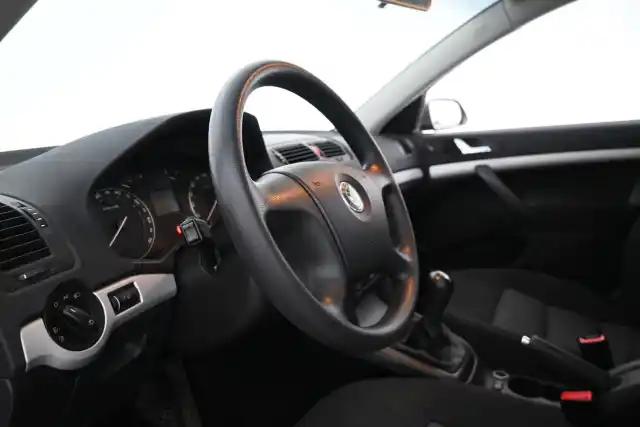 Beige Farmari, Skoda Octavia – EXG-157