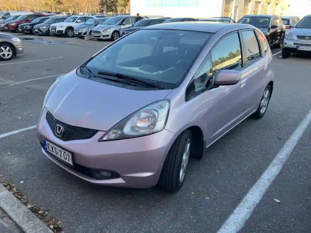 Violetti Viistoperä, Honda Jazz – EXG-707