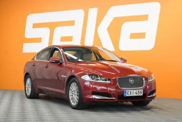 Punainen Sedan, Jaguar XF – EXI-439