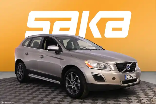 Beige Maastoauto, Volvo XC60 – EXI-616