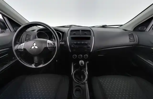 Harmaa Maastoauto, Mitsubishi ASX – EXI-690