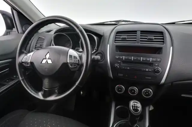 Harmaa Maastoauto, Mitsubishi ASX – EXI-690