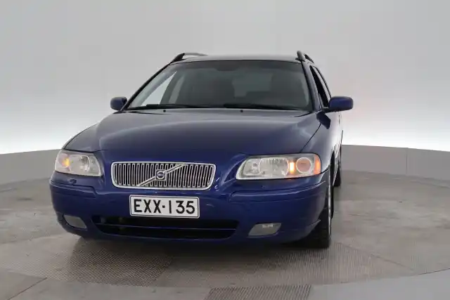 Sininen Farmari, Volvo V70 – EXX-135