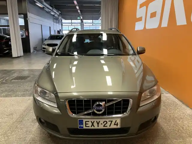 Vihreä Farmari, Volvo V70 – EXY-274
