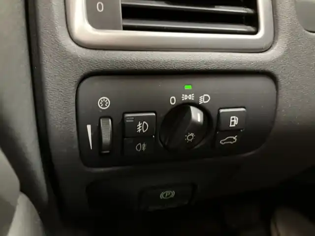 Vihreä Farmari, Volvo V70 – EXY-274