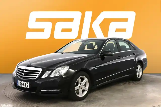 Musta Sedan, Mercedes-Benz E – EXY-612