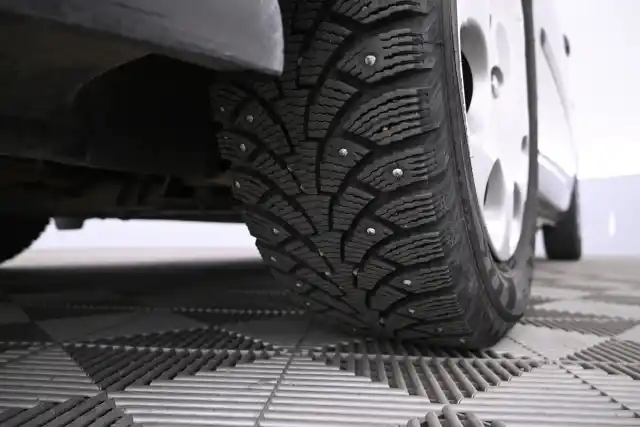 Harmaa Viistoperä, Peugeot 307 – EZJ-948