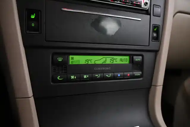 Sininen Sedan, Skoda Superb – FFX-629