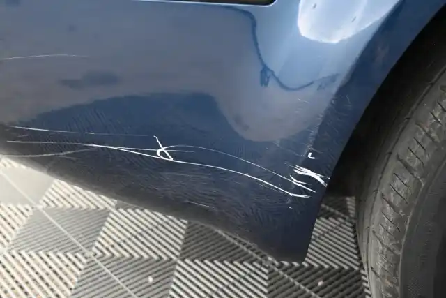 Sininen Sedan, Skoda Superb – FFX-629