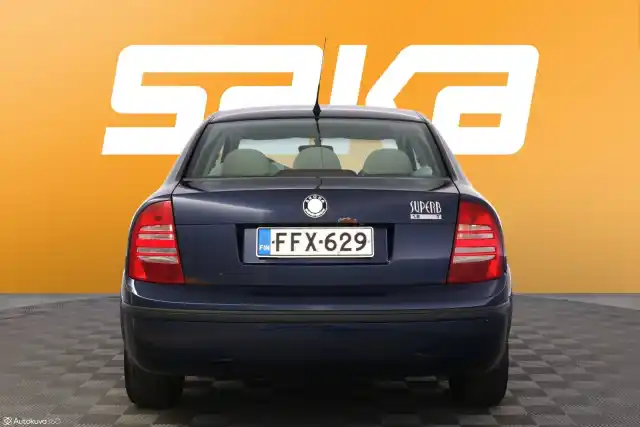 Sininen Sedan, Skoda Superb – FFX-629