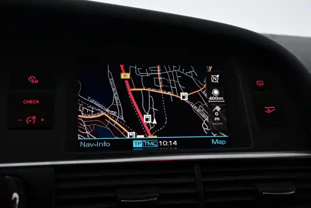Harmaa Farmari, Audi A6 – FHA-895