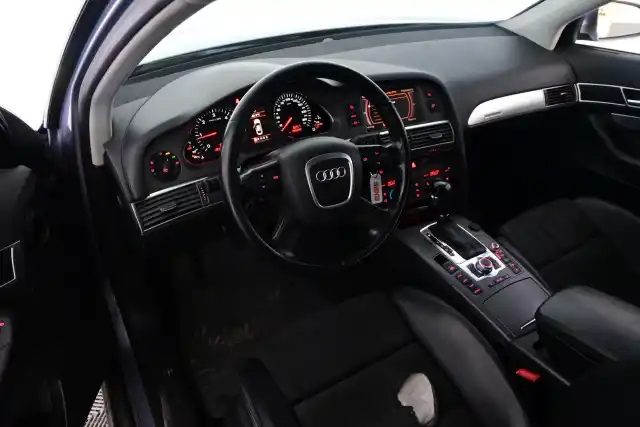 Harmaa Farmari, Audi A6 – FHA-895