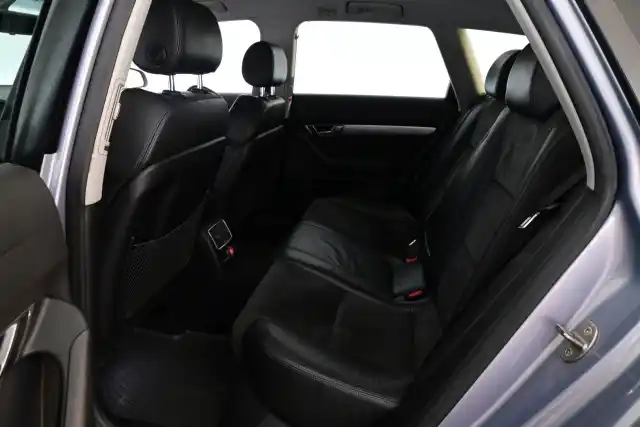 Harmaa Farmari, Audi A6 – FHA-895