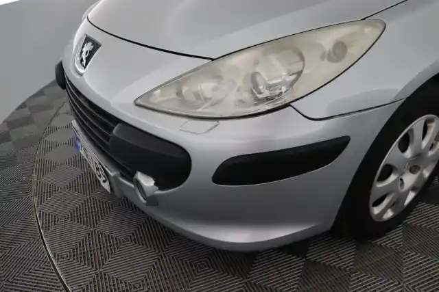 Harmaa Viistoperä, Peugeot 307 – FHE-189