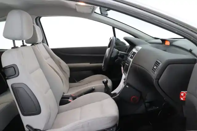 Harmaa Viistoperä, Peugeot 307 – FHE-189