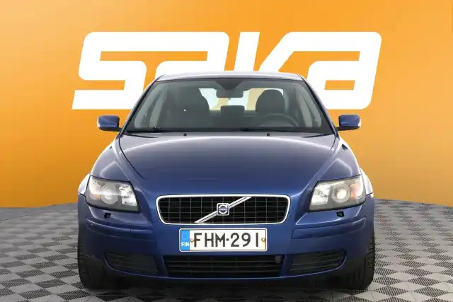 Sininen Sedan, Volvo S40 – FHM-291