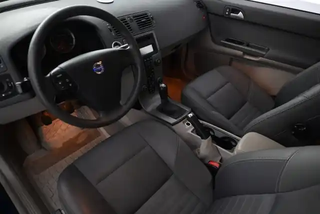 Sininen Sedan, Volvo S40 – FHM-291