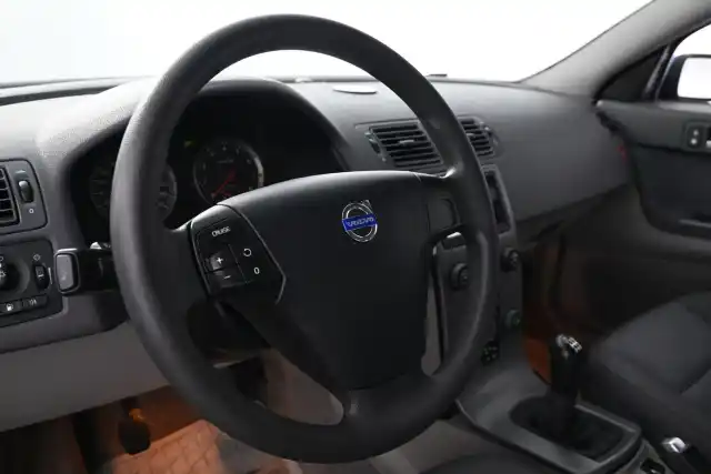 Sininen Sedan, Volvo S40 – FHM-291