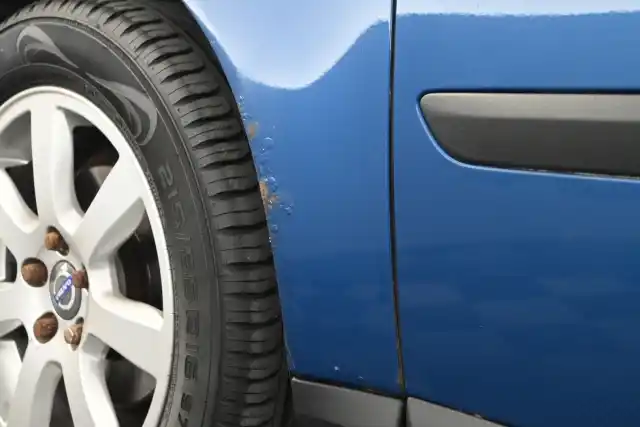 Sininen Sedan, Volvo S40 – FHM-291