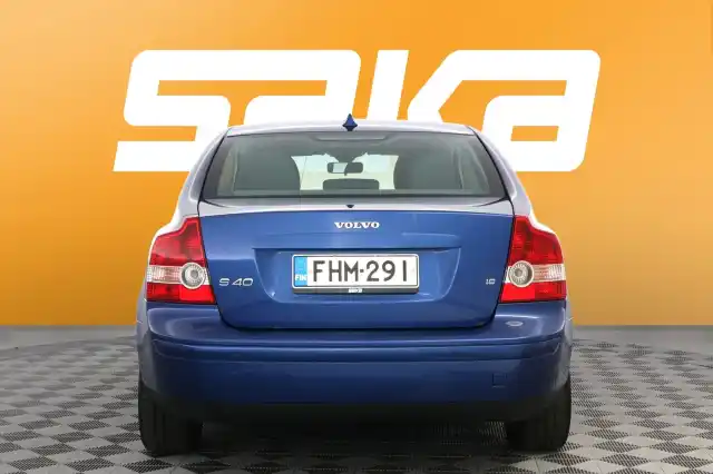 Sininen Sedan, Volvo S40 – FHM-291