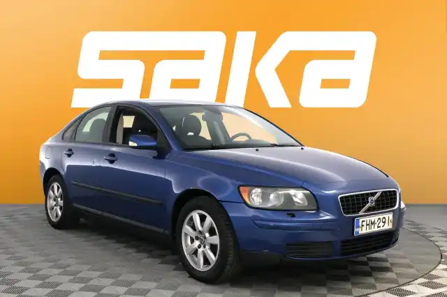 Sininen Sedan, Volvo S40 – FHM-291