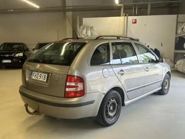 Ruskea (beige) Farmari, Skoda Fabia Combi – FHZ-918