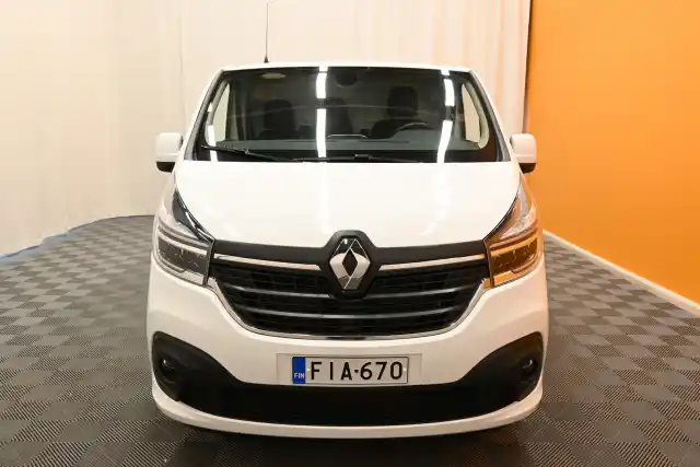 Valkoinen Pakettiauto, Renault Trafic – FIA-670