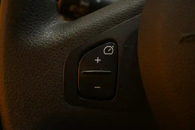 Valkoinen Pakettiauto, Renault Trafic – FIA-670