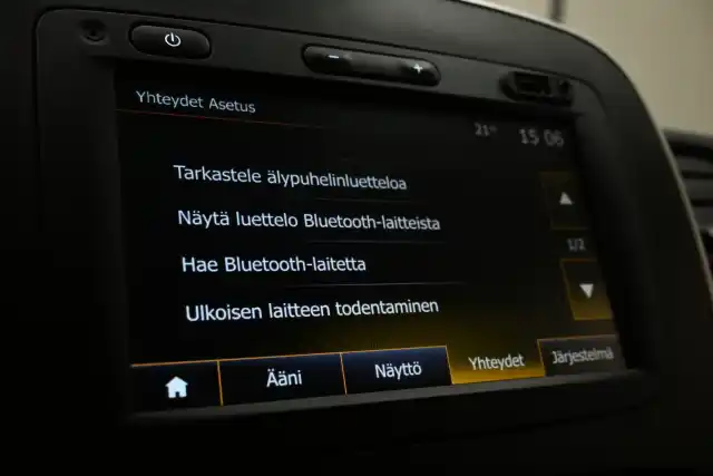 Valkoinen Pakettiauto, Renault Trafic – FIA-670