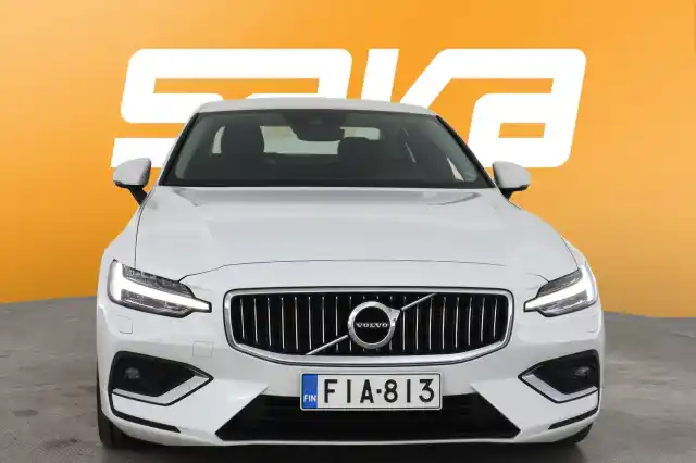 Valkoinen Sedan, Volvo S60 – FIA-813