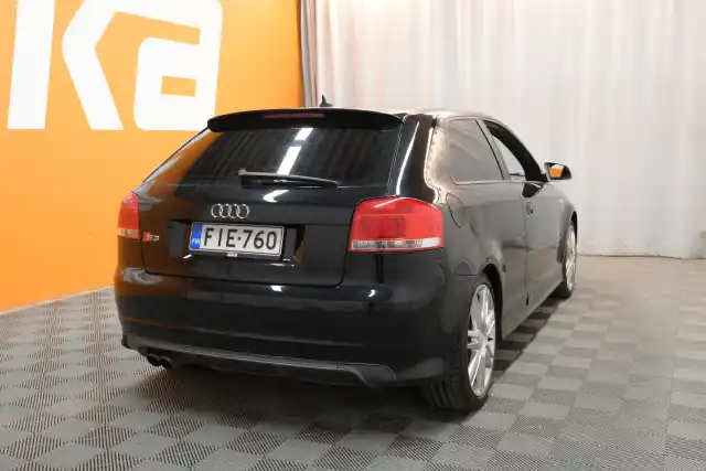 Musta Viistoperä, Audi S3 – FIE-760