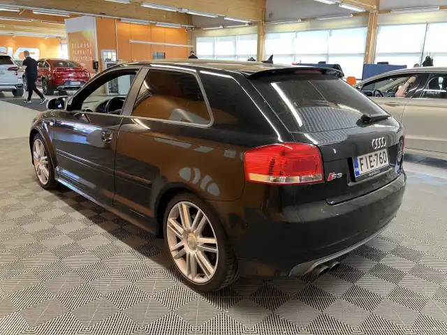 Musta Viistoperä, Audi S3 – FIE-760