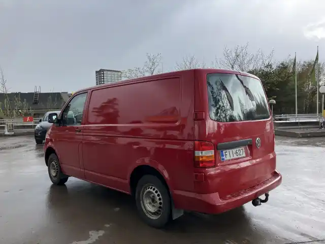 Punainen Pakettiauto, Volkswagen Transporter – FII-627