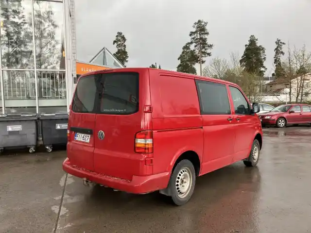 Punainen Pakettiauto, Volkswagen Transporter – FII-627