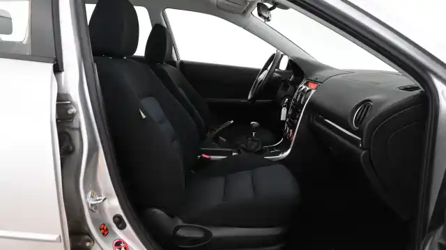 Harmaa Farmari, Mazda Mazda6 – FIK-588