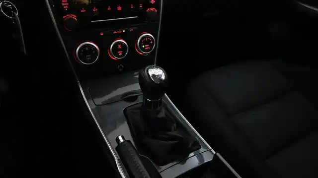 Harmaa Farmari, Mazda Mazda6 – FIK-588
