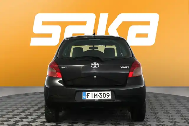 Musta Viistoperä, Toyota Yaris – FIM-309