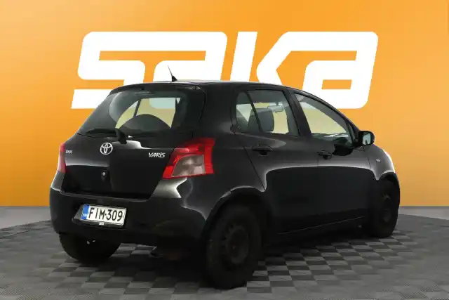 Musta Viistoperä, Toyota Yaris – FIM-309