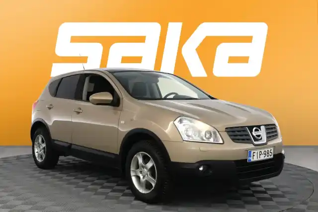 Ruskea Maastoauto, Nissan Qashqai – FIP-985