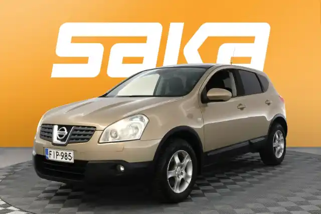 Ruskea Maastoauto, Nissan Qashqai – FIP-985