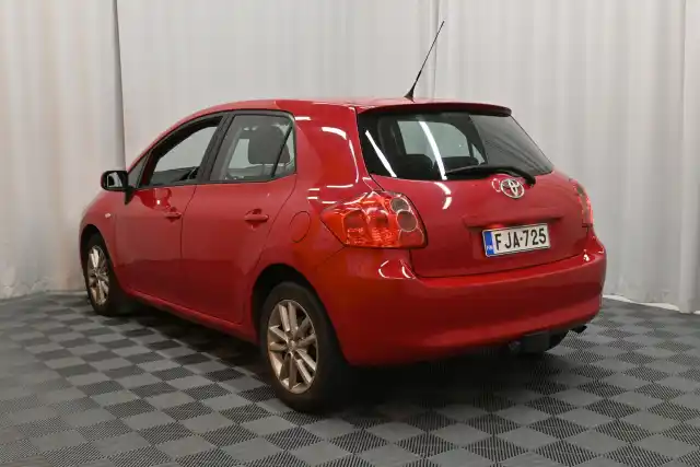 Punainen Viistoperä, Toyota Auris – FJA-725