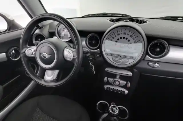 Punainen Viistoperä, MINI Cooper – FJA-791