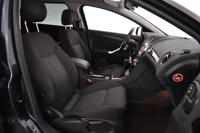 Harmaa Farmari, Ford Mondeo – FJB-145