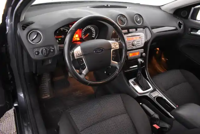 Harmaa Farmari, Ford Mondeo – FJB-145