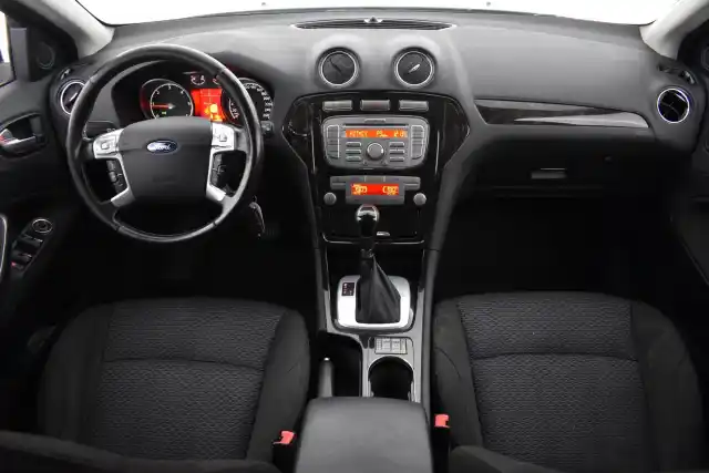 Harmaa Farmari, Ford Mondeo – FJB-145